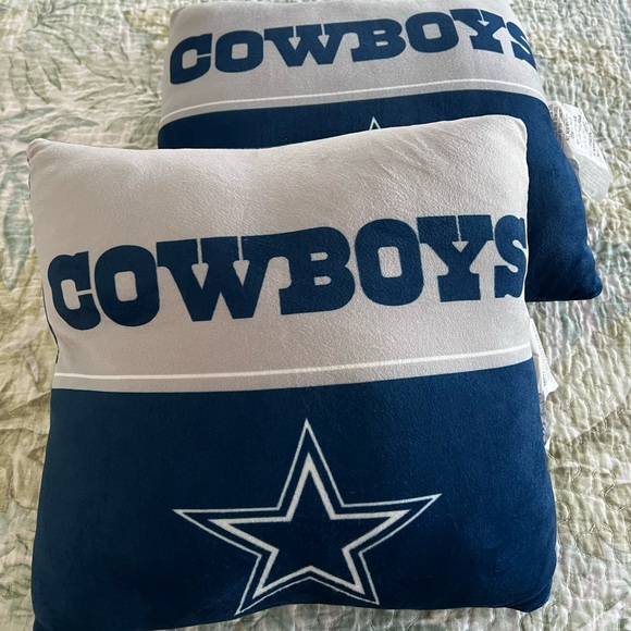 DALLAS COWBOYS DECOR PILLOWS 2-PACK NWOT - Picture 2 of 8